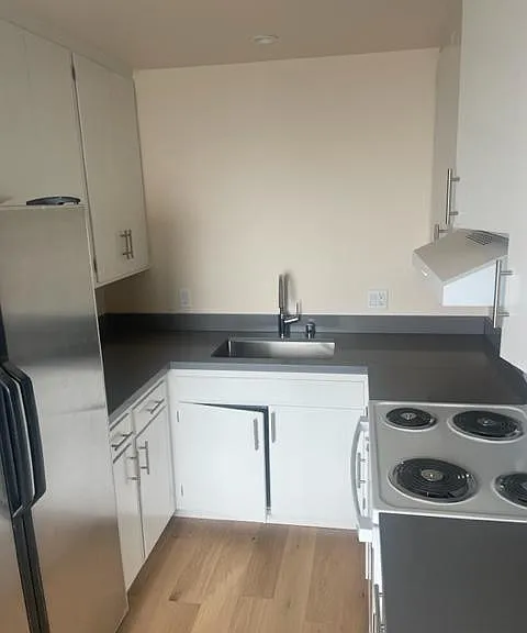 1400 La Playa Ave — Photo 2