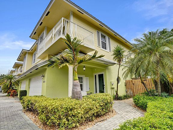 4th image of 2636 NE 9th Avenue #6