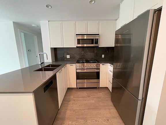 2nd image of 1401 Hunter St #508