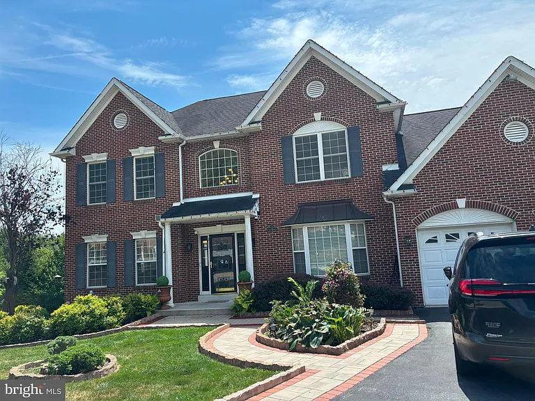 217 Truman Way — Photo 2