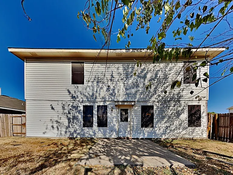 5112 Prestwick Dr — Photo 24