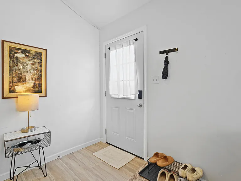 1815 E Derenne Ave #B — Photo 10