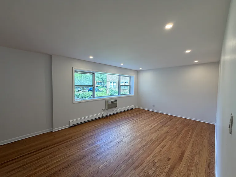4643 Main St #1C — Photo 3