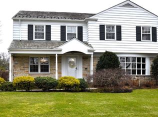 21300 Byron Rd, Shaker Heights, OH 44122