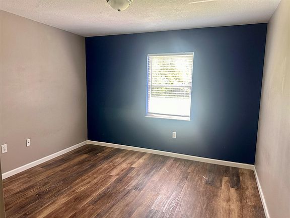 5th image of 553 Garfield Avenue