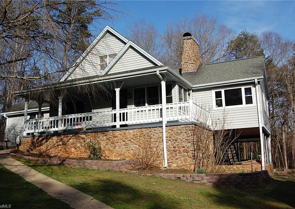 1st image of 285 Lakeview Dr
