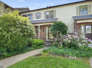 65 Duck Hawk Ct, Hackettstown, NJ 07840