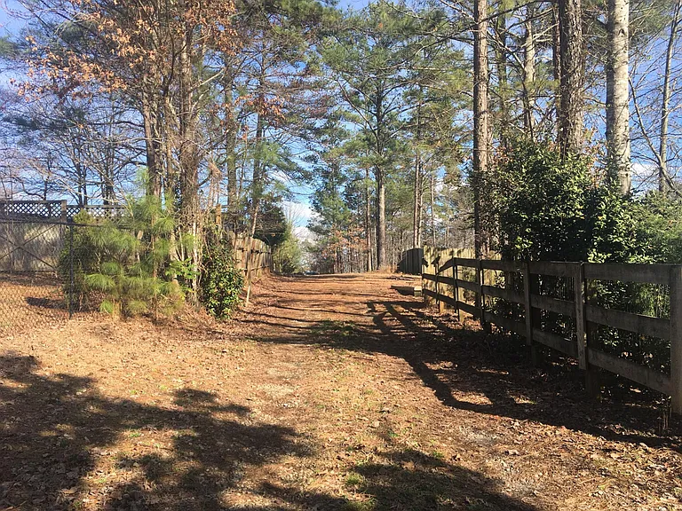 8095 Lanier Dr — Photo 7