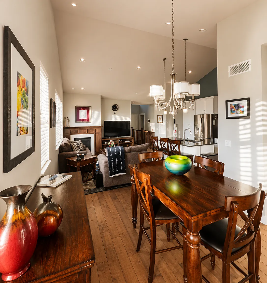 3 bed, 2.5 bath, 3126 sqft, $3,650 — Photo 2