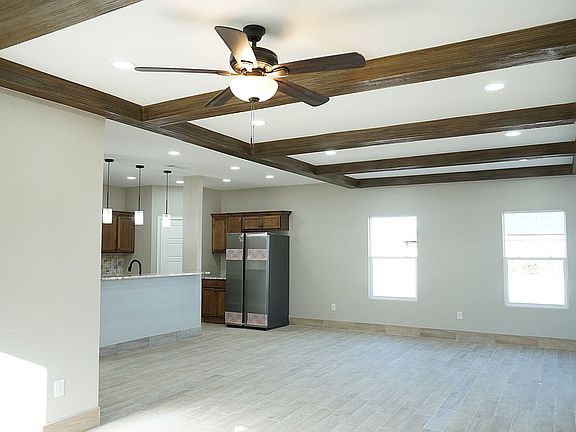 3rd image of 937 Jeter Ave