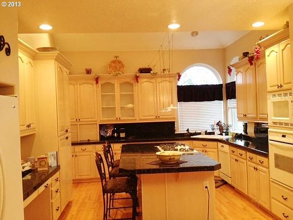 5th image of 15967 SE Martenson Ct