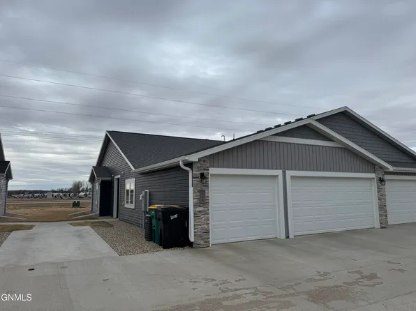 105 Kenner Loop, Bismarck, ND 58504