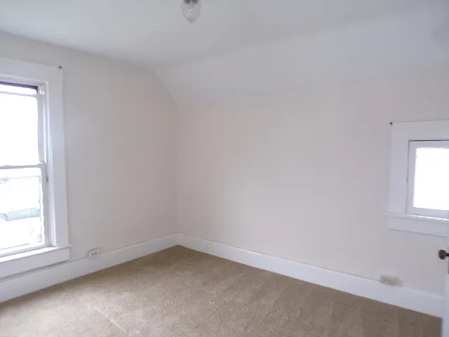 73 E Blake Ave — Photo 9