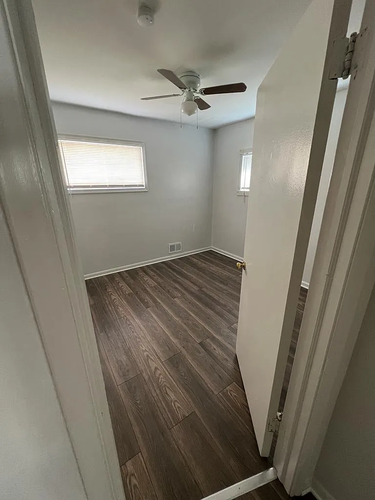 3 bed, 1020 sqft, $1,380 — Photo 2