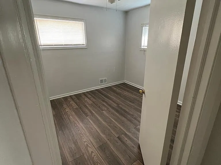 29619 Birchwood St — Photo 2