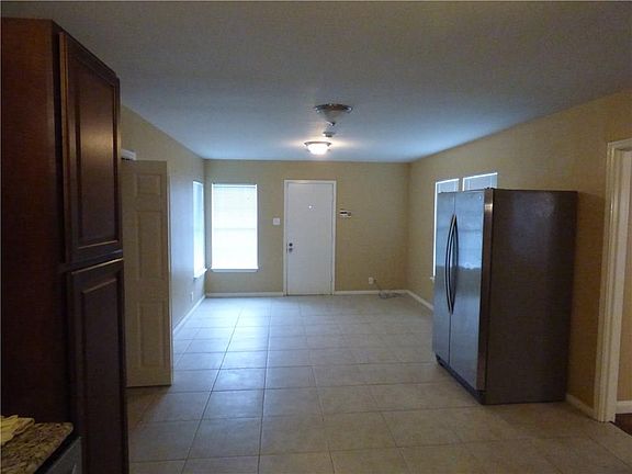 4th image of 646 McCall St