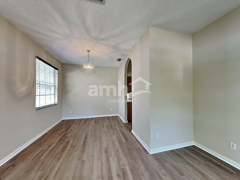 1928 Fruitridge St — Photo 7