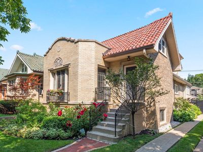 2530 W Morse Ave, Chicago, IL, 60645