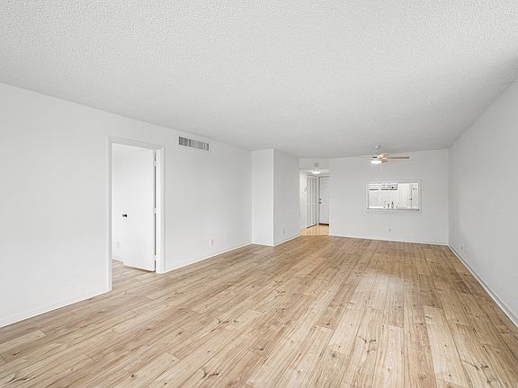 4th image of 921 Gardenia Drive #370