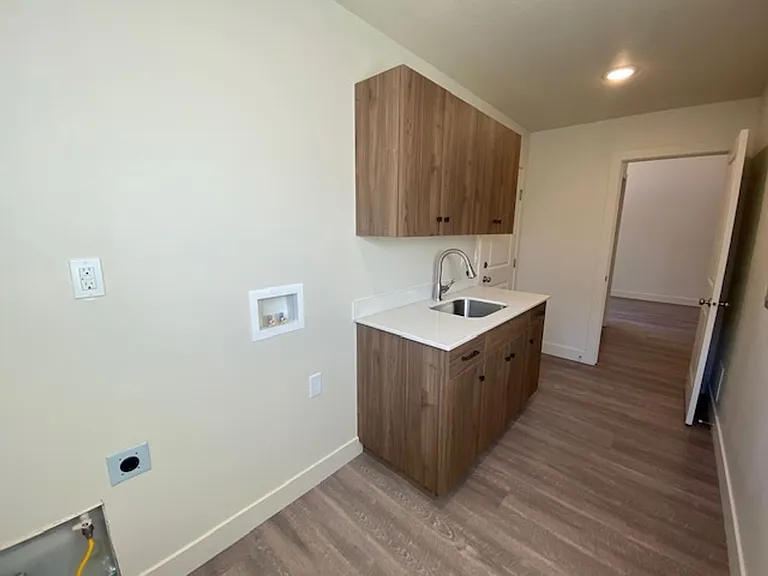 939 S 25 W — Photo 6