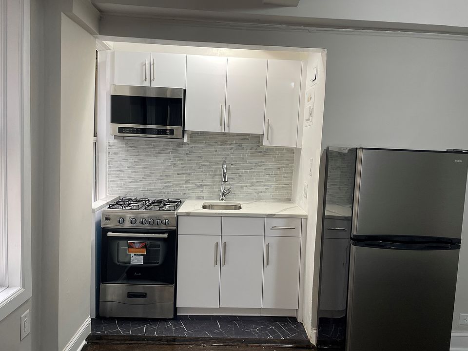 2nd image of 309 W 57th St APT 1204