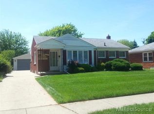 28831 Garfield St, Roseville, MI 48066