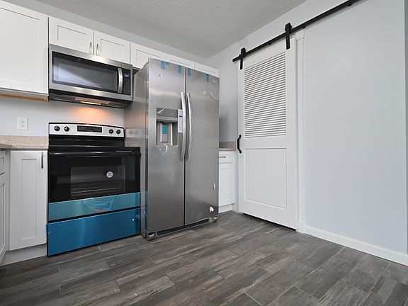 3rd image of 2229 Antoinette Way