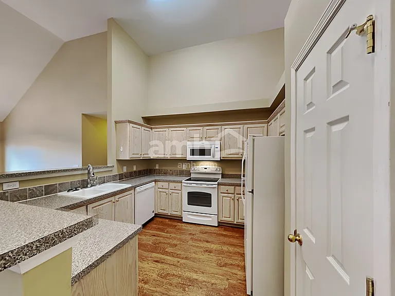 1041 Secretariat Dr — Photo 3