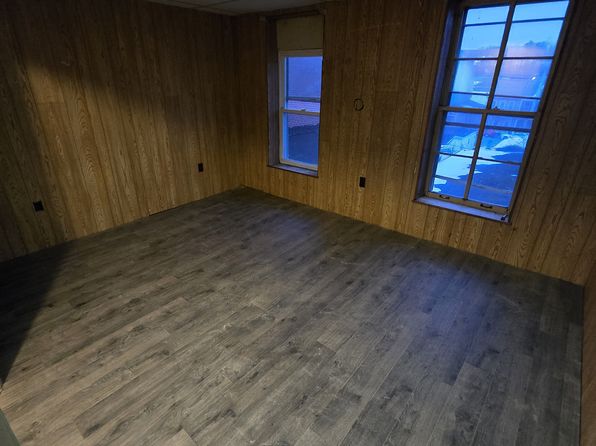 13 S 2nd St APT 2R