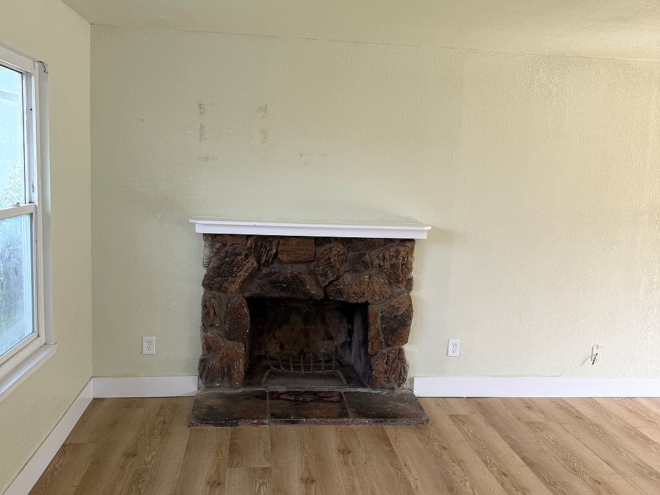 2nd image of 3000 Melinda Way
