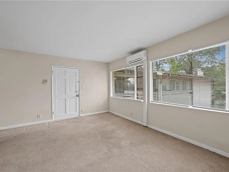 11 Peachtree Hills Ave NE #B5 — Photo 5