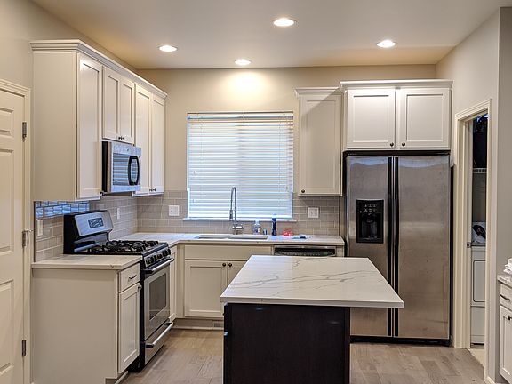 3rd image of 10716 221st Ln NE