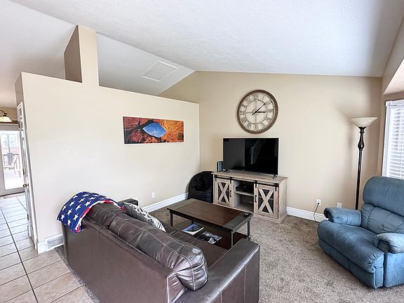 3rd image of 898 E Granite Peak Dr