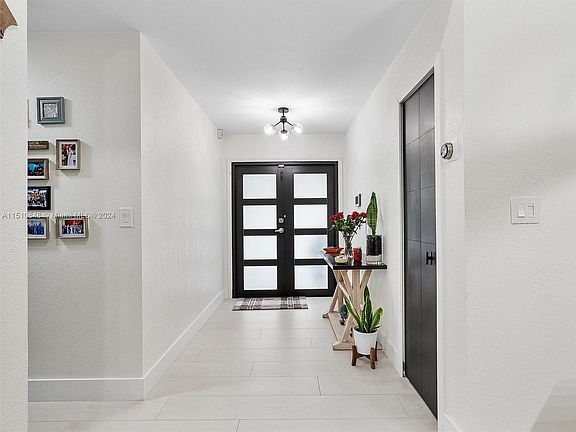 5th image of 10282 NW 32nd St