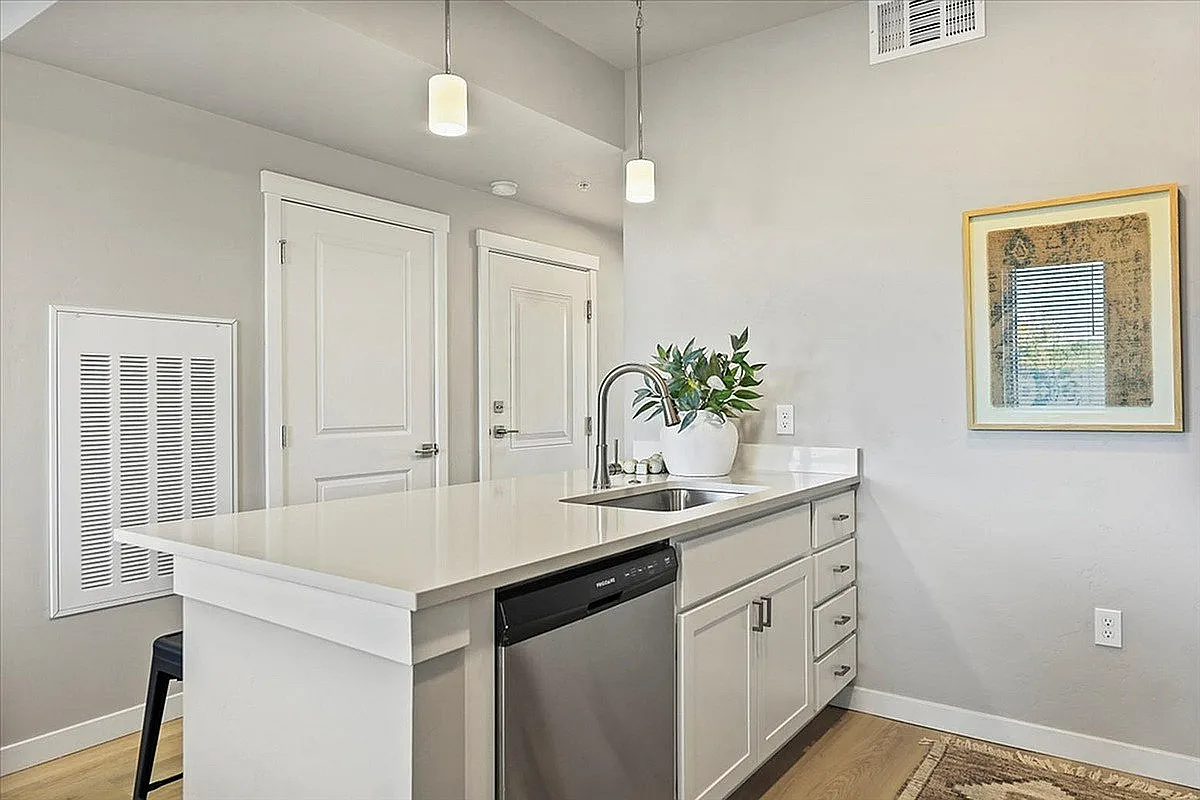 Franklin Lofts — Photo 2