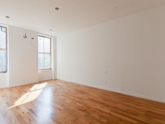 2nd image of 365 Canal St APT 2
