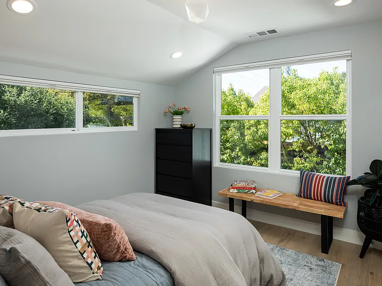 113 Seale Ave — Photo 40
