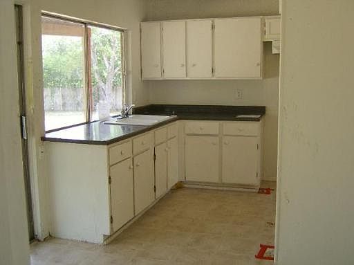 5th image of 4706 CASTLE ROSE DR