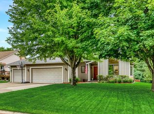 3660 Pinecrest Ct, Eagan, MN 55123