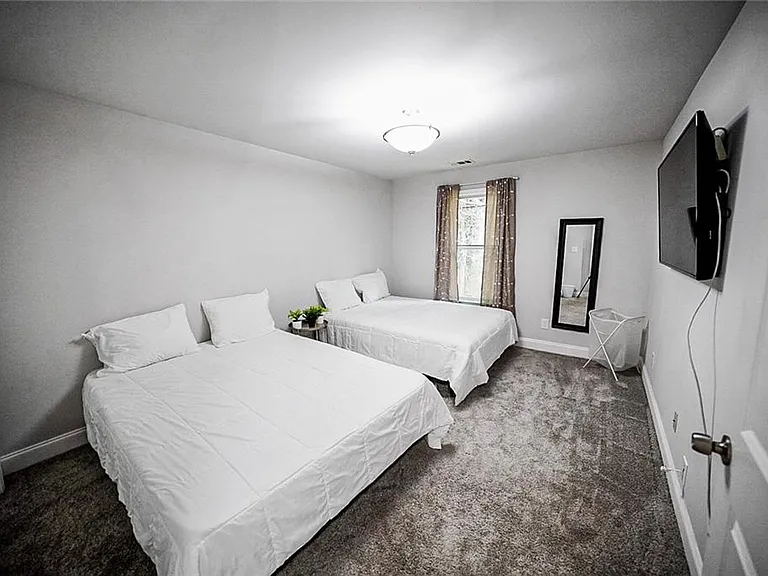 1141 McDaniel St SW — Photo 15