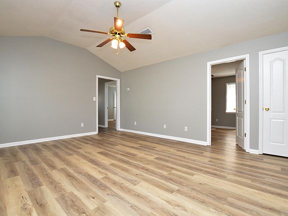 4th image of 1332 Edgewood Dr