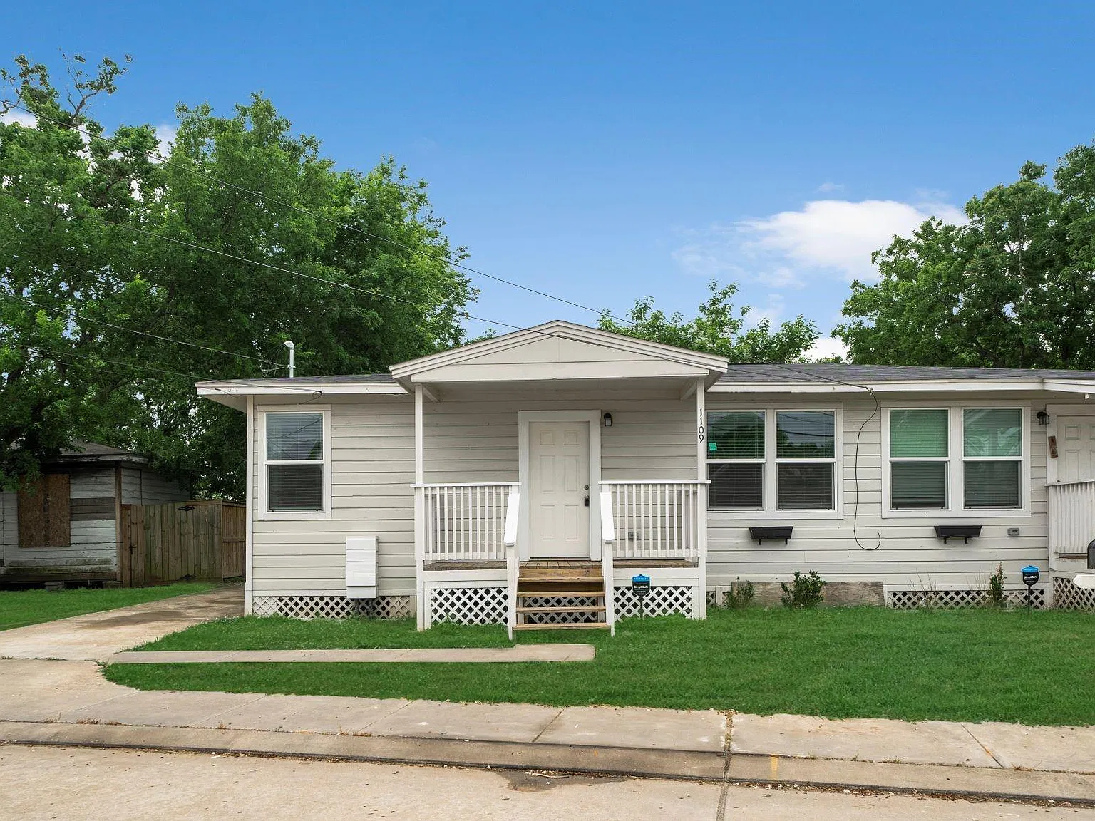 2 bed, 1.0 bath, 730 sqft, $950 — Photo 3