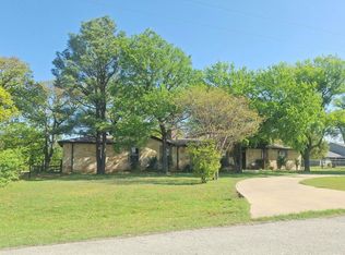 7990 Shady Oak Dr, Aubrey, TX 76227