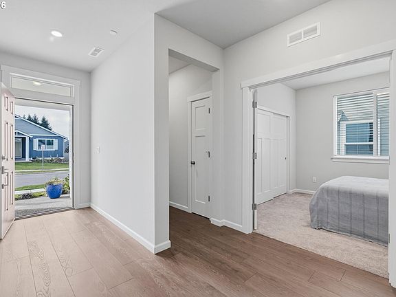4th image of 2716 S 8th Way