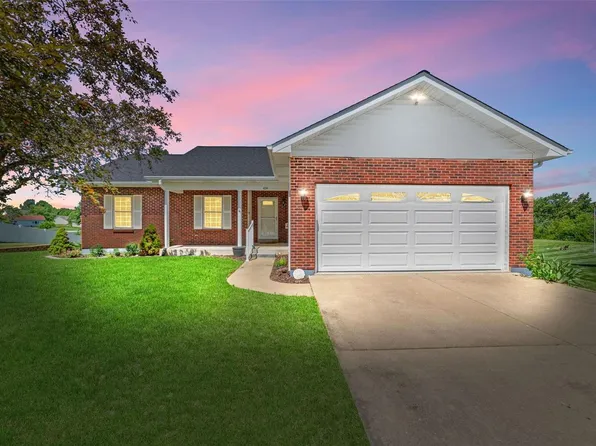 424 Chantilly Ct, Warrenton, MO 63383