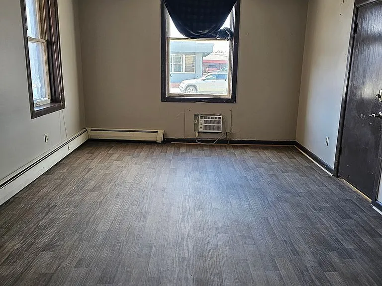 106 N 6th St — Photo 3