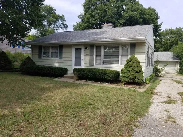 5223 E Richland Ave, Chillicothe, IL 61523