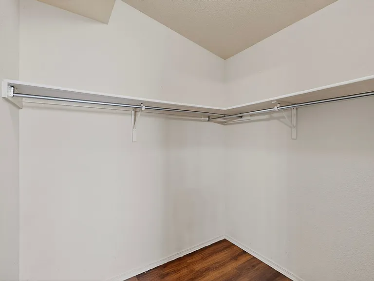 2304 Honey Dew St — Photo 30
