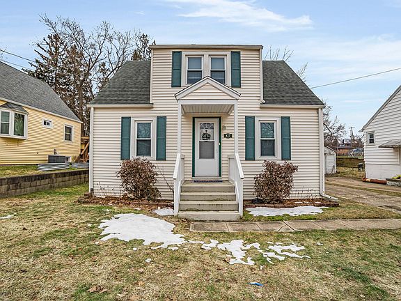 2nd image of 427 Parker Ave