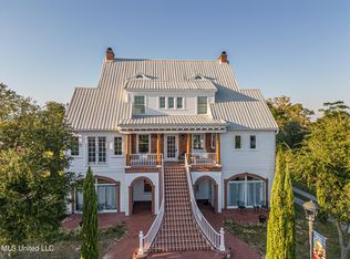 213 E Scenic Dr, Pass Christian, MS 39571